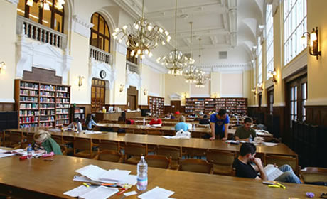 海外大学医学部のサポート体制（ハンガリー国立大学）